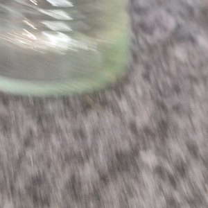 Dos Botellas Antiguas de Vidrio: Fanta y Crush - imagen 3