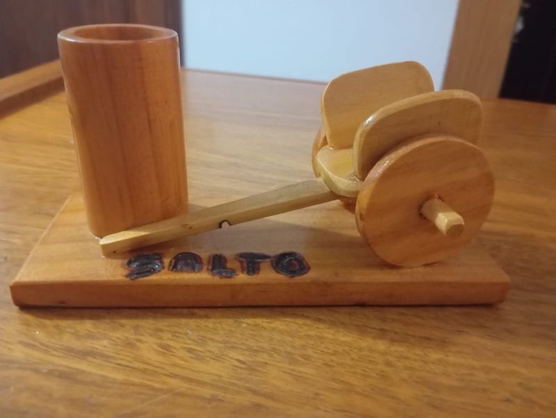 Adornos de madera en forma de carreta y pez para colgar llaves - imagen 4