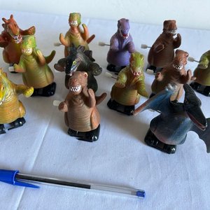 Colección de 11 Juguetes de Dinosaurios a Cuerda con Mecanismo de Marcha - imagen 3