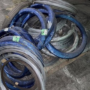 Lote siguiente: Rollos de Alambre Metálico Varios