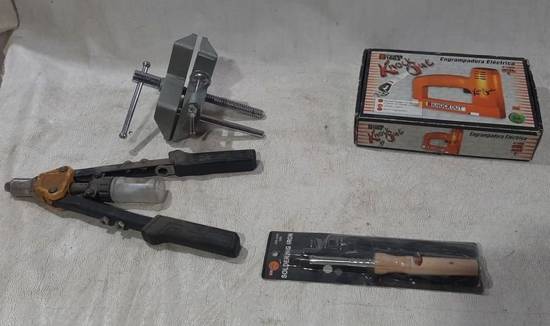 Lote anterior: Engrapadora eléctrica y herramientas de mano