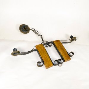 Lote siguiente: Colgante de Hierro Rústico con Dos Luces