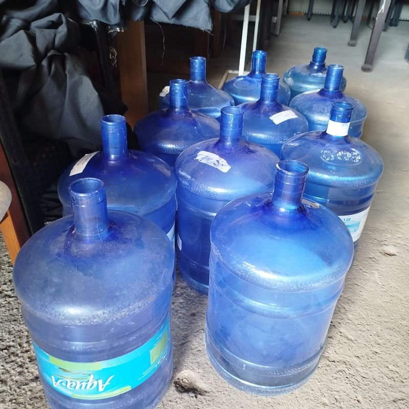 Botellas de agua en plástico para dispensador - imagen 2