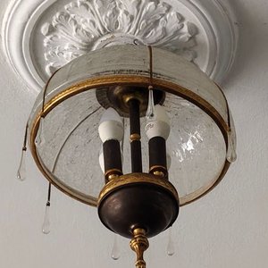 Plafón de Techo Clásico en Bronce y Vidrio con Cristales Decorativos - imagen 2