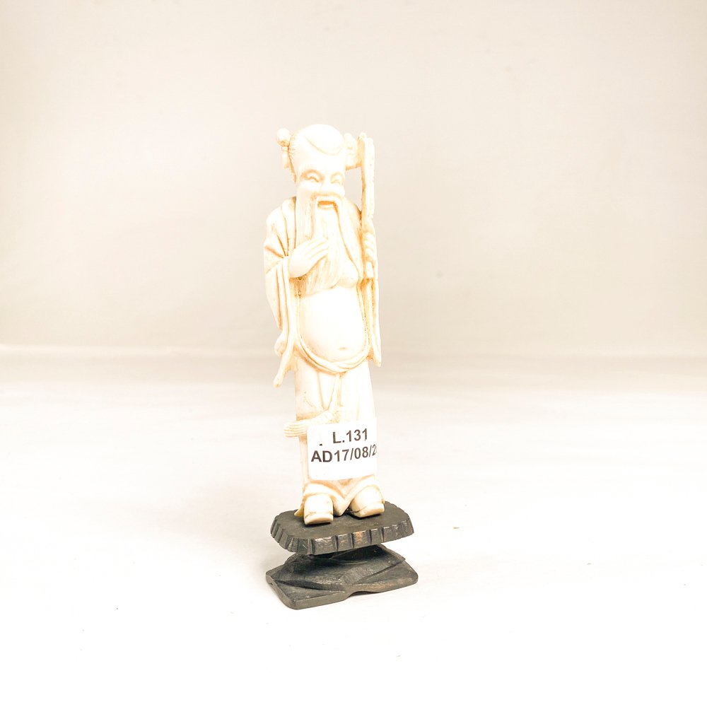 Talla de Marfil Antigua: Figura de Buda con Base