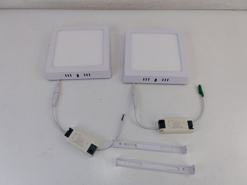 Dos Luces De Empotrar - Luces LED para Instalación - imagen 2