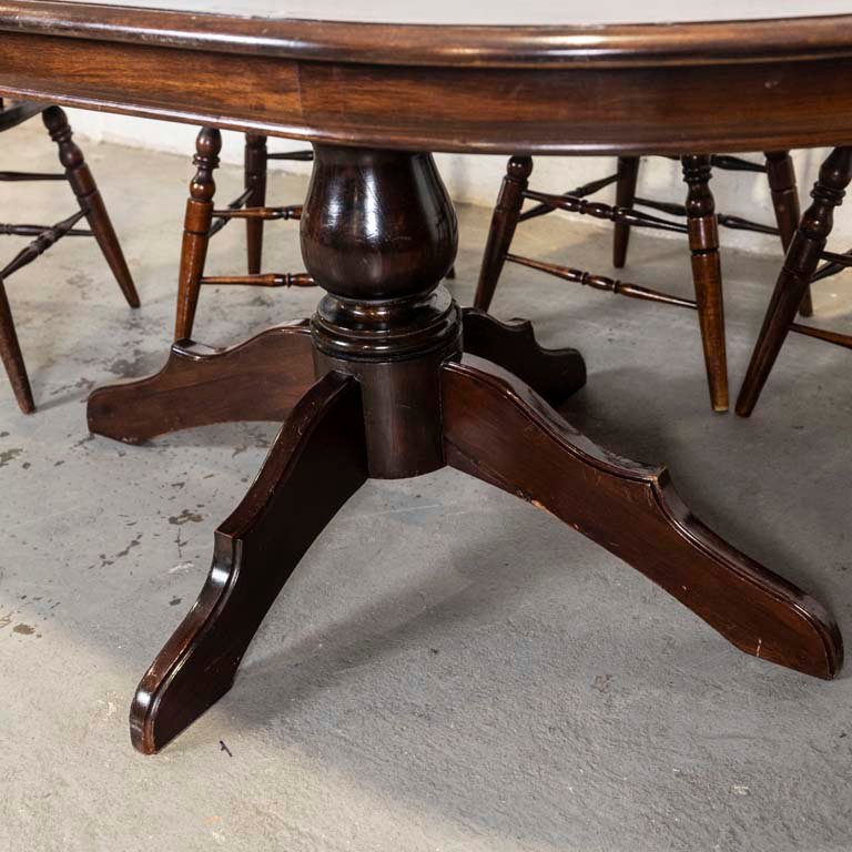 Mesa de comedor oval Windsor con sillas y butaca - imagen 3