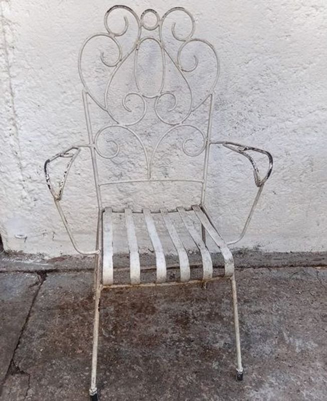 Lote anterior: Silla de jardín en hierro con diseño clásico