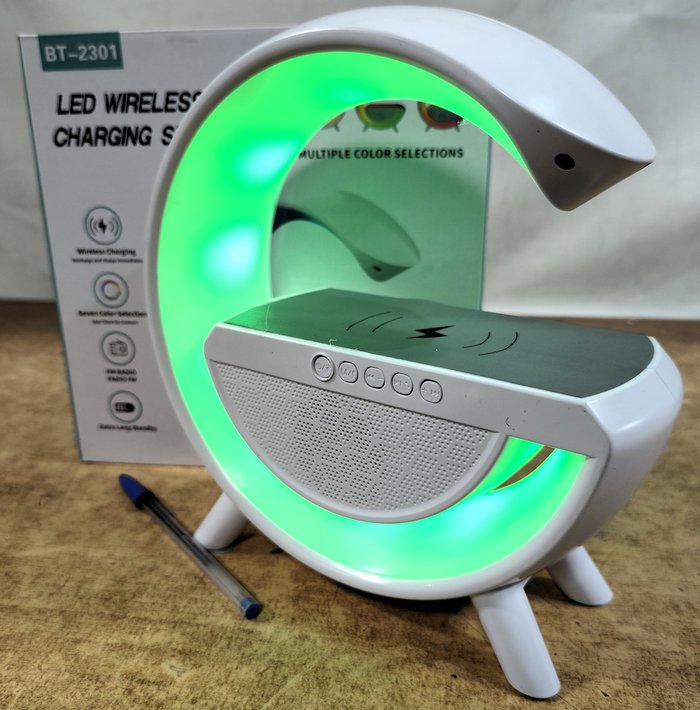 Reloj Despertador Recargable con BT, Carga Inalámbrica y Luces LED - imagen 4