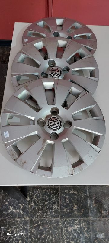Tres neumáticos de VW en buen estado - imagen 2
