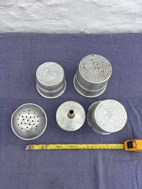 Filtros de cocina metálicos antiguos - imagen 2