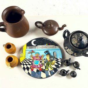 Lote de 10 piezas de cerámica: jarra, azucarero, cuadro de candombe y más - imagen 2