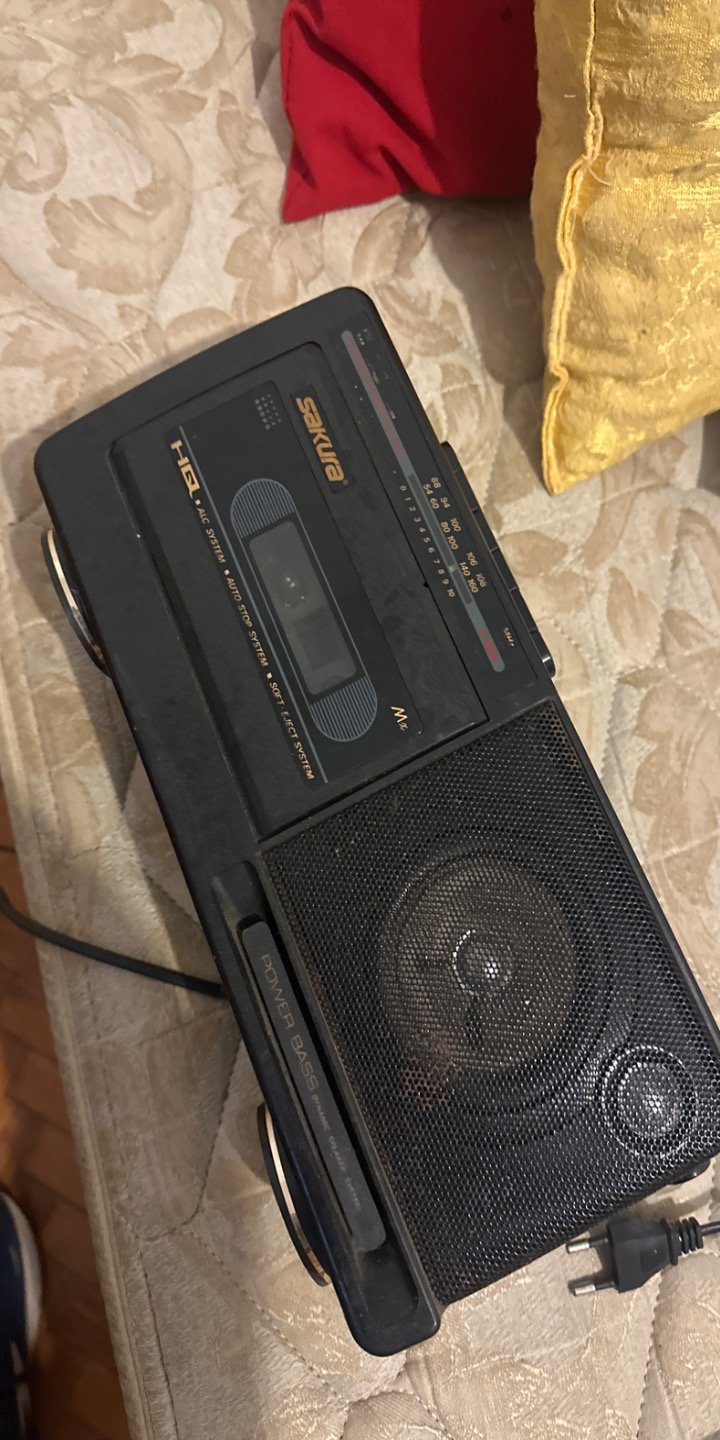 Radio Portátil Sakura con Cassette y Power Bass