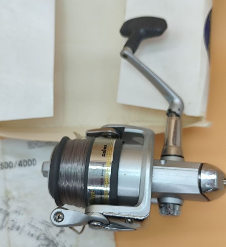 Reel frontal Daiwa Sweepfire 4000 - NUEVO SIN USO ALGUNO - imagen 2