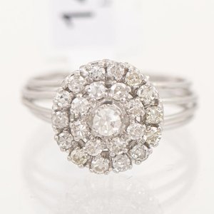 Lote siguiente: Anillo de Oro 18k con Brillantes