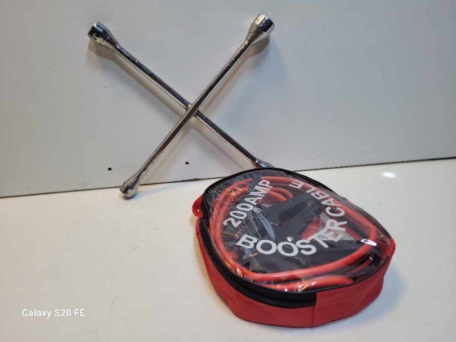 Llave de Cruz y Cables de Arranque 200 AMP