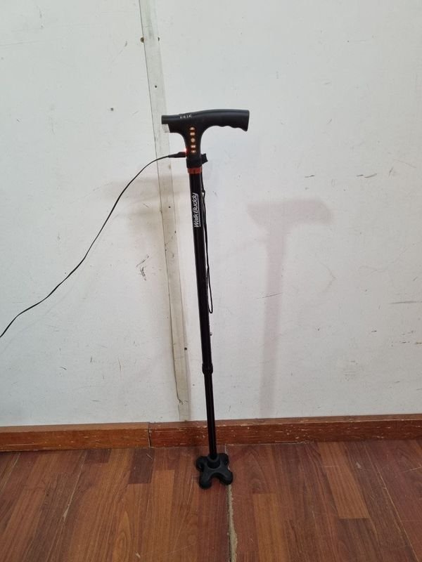 Bastón Plegable WalkBuddy con Luz LED y Base de Cuatro Apoyos