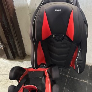 Lote siguiente: Silla de Auto Infantil Infanti Negra y Roja