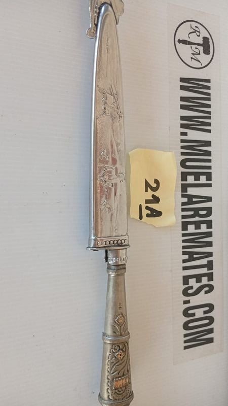 Cuchillo de plata y oro con vaina - imagen 4
