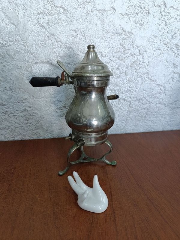 Samovar ruso tradicional para hervir agua y preparar té - imagen 2