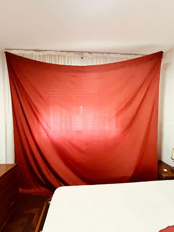 Juego de Cortinas y Fundas de Almohada Rojas