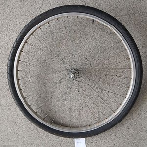 Cubierta de Bicicleta Daytona Usada con Llanta - imagen 3
