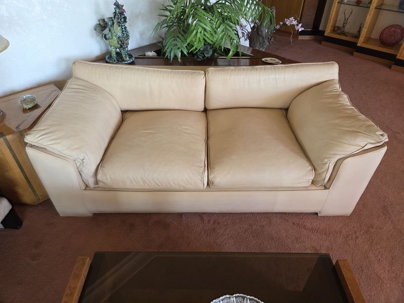 Lote anterior: Sillón de 2 cuerpos en cuero legítimo para decorar tu hogar