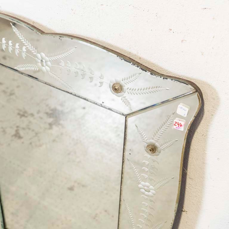 Espejo Veneciano Tallado al Ácido - Medidas: 70 x 89cm - imagen 2