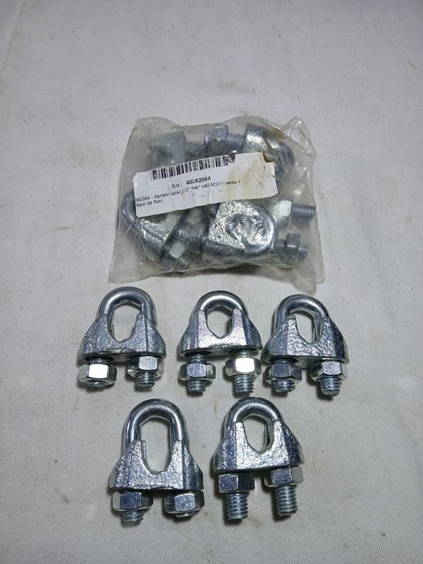 15 Unidades de Abrazaderas para Cable de 1/2" (13mm)