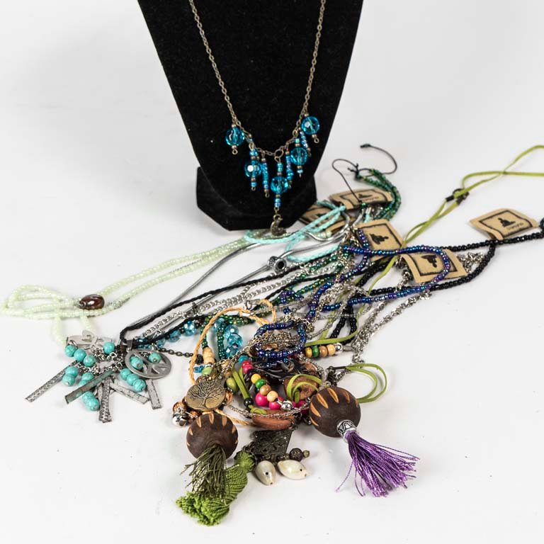 Lote siguiente: Joyería de colección en buen estado