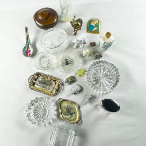 Lote de Figuras, Alhajeros, Cenicero y Perfumero de Cristal y Metal - imagen 2