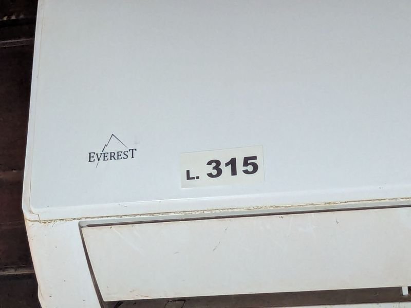 Aire marca Everest Inverter de 24.000 BTU con control remoto - imagen 2