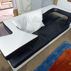 Sofá Italiano de Diseño Formenti Wave Bicolor en Cuero y Aluminio con Mesa Integrada - imagen 7
