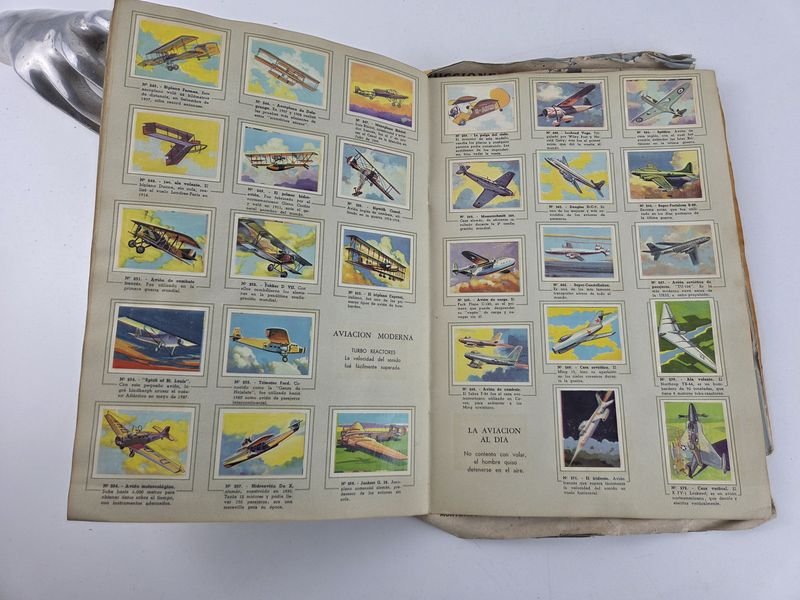 Colección de Álbumes Antiguos con Ilustraciones Coloridas - imagen 26
