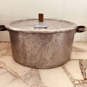 Olla Grande de Aluminio con Tapa y Asas - imagen 1
