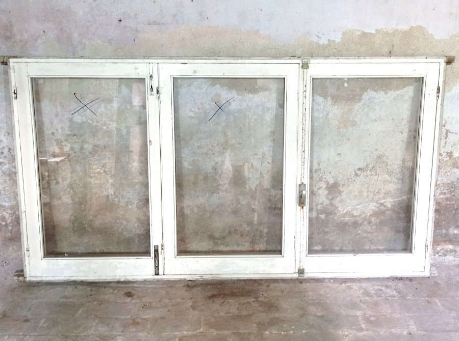 Ventana con tres hojas batientes en cedro - imagen 2