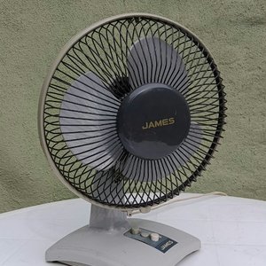 Lote anterior: Ventilador de Mesa Chico Marca James - Gris