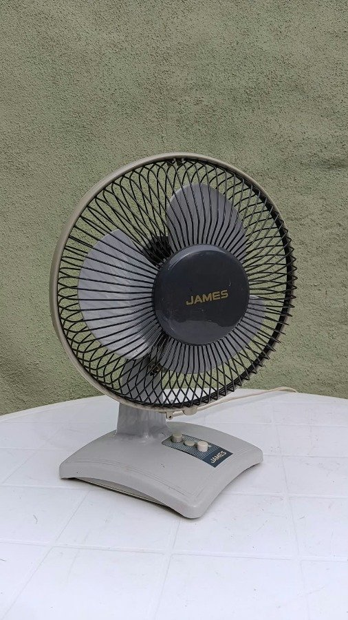 Ventilador de Mesa Chico Marca James - Gris