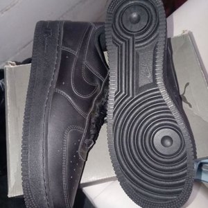 Championes Nike Air Force 1 Black Cuero Talle 43 Nuevos - imagen 3