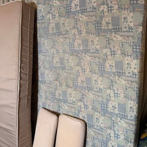 Dos Colchones de Dos Plazas y Par de Almohadas - imagen 2