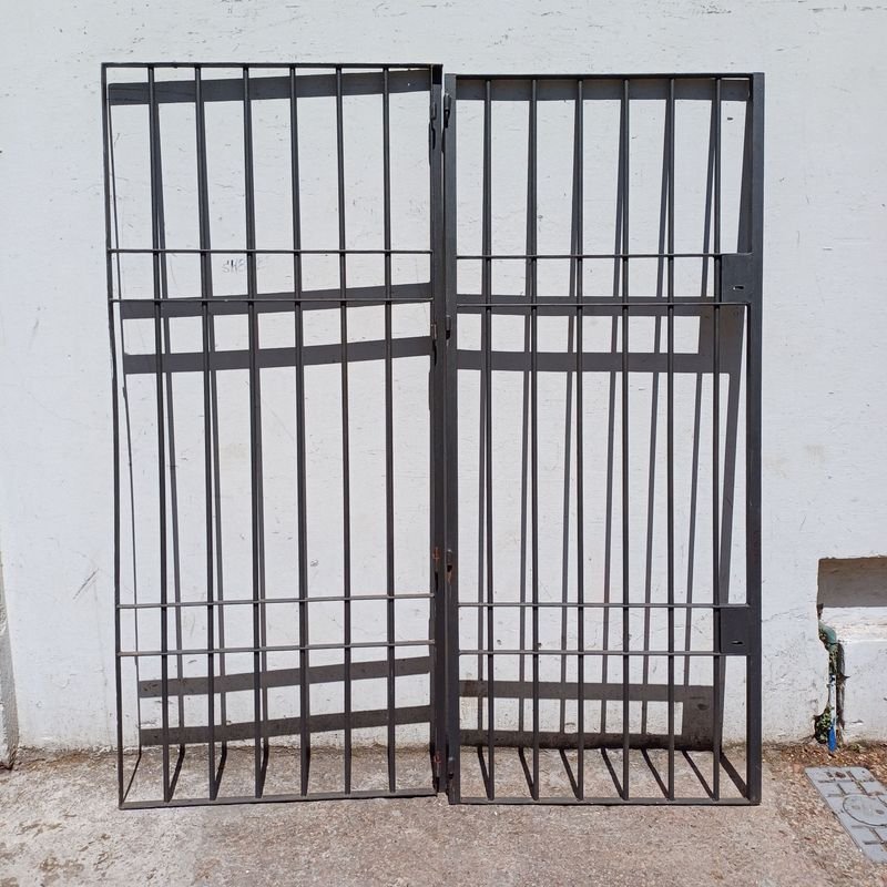 Puerta de reja en varilla 16mm, excelente condición - imagen 4