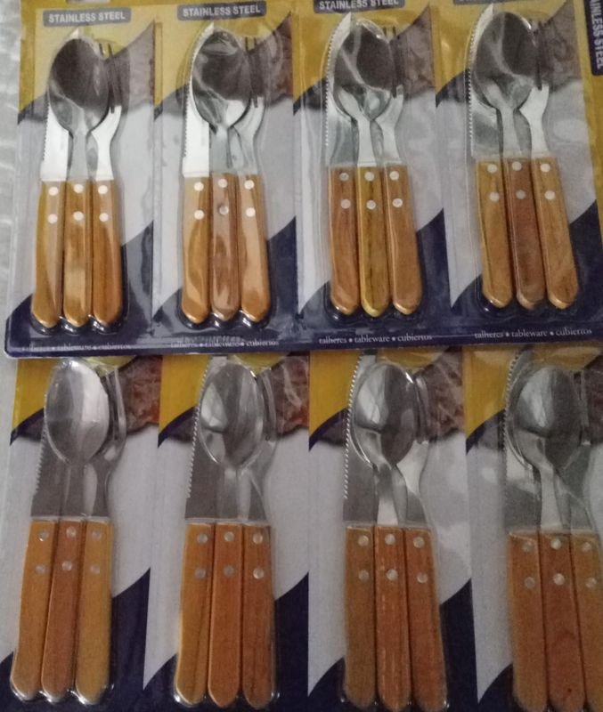 Lote anterior: Cubiertos de Plástico para 12 Personas