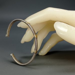 Pulsera Rígida de Plata y Oro Ajustable - imagen 6