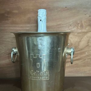 Champagnera "Callati" Metálica con Grabado y Botella de Ananá Fizz - imagen 8