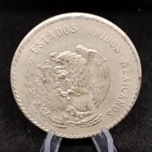 Lote siguiente: Moneda Antigua Mexicana de 5 Pesos de Plata Ley 0.900