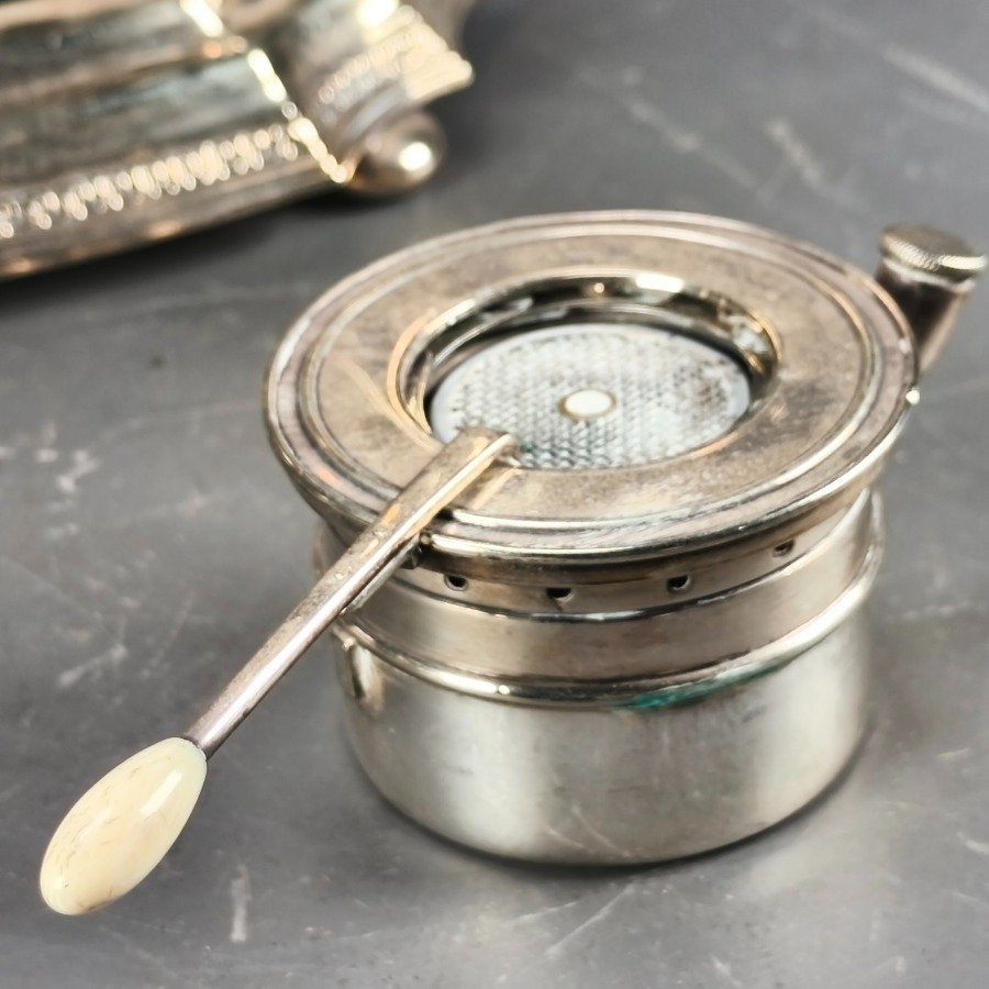 Servicios de té y plataformas metálicas en excelente condición - imagen 20