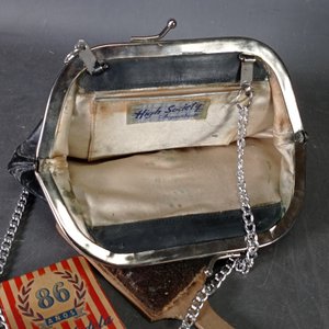Set de 4 Accesorios de Cuero y Tela: Cartera, Cepillo y Más - imagen 5