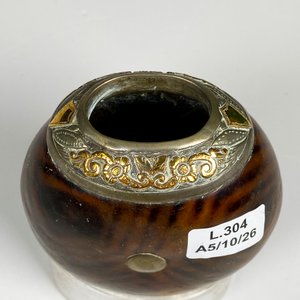 Mate galleta virola de plata y oro ,con soporte acrílico - imagen 4