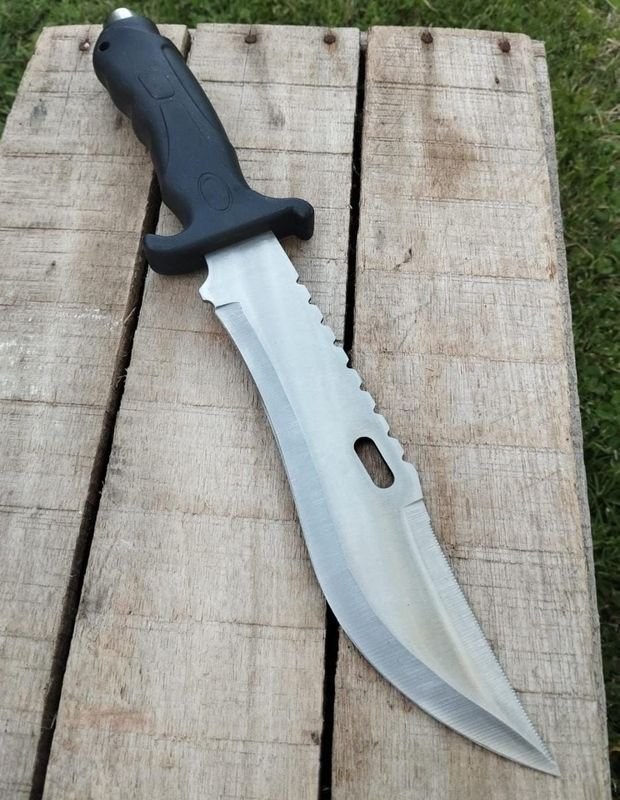 Lote anterior: Cuchillo de caza con filo afilado