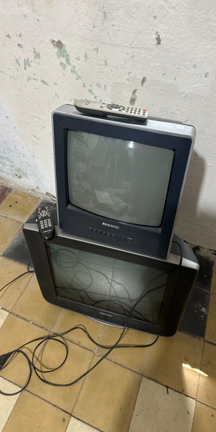 Dos Televisores Antiguos Funcionales